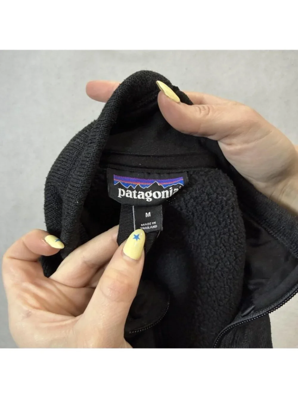 Patagonia Pullover Mens Medium Black Fleece 1/4 Zip Chest Pocket Hiking Layer